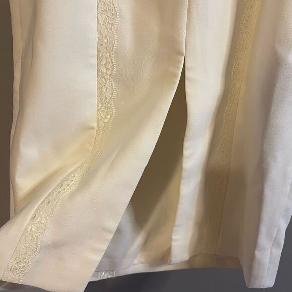 Likely Lace-trim Sheath Dress In White || SZ 4 - Picture 10 of 16